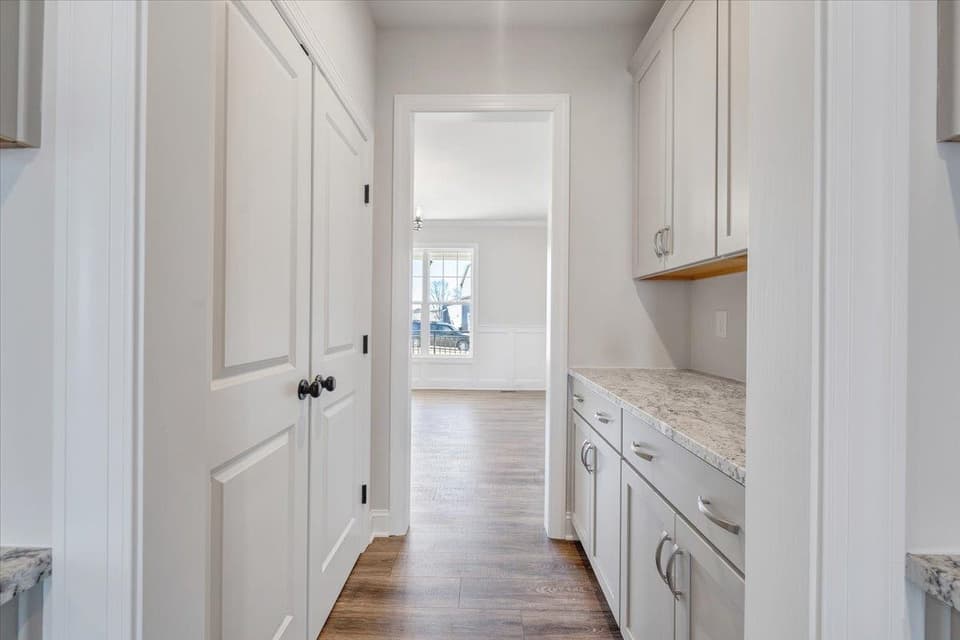 985 Round Meadow Drive, photo 17 of 40