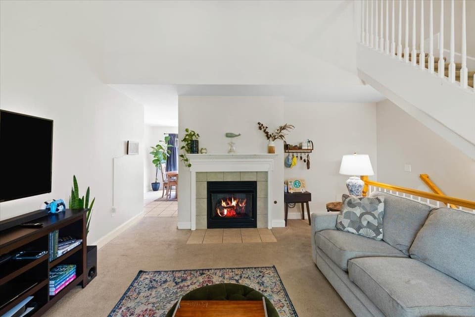 410 Oak Tree Boulevard, photo 4 of 29