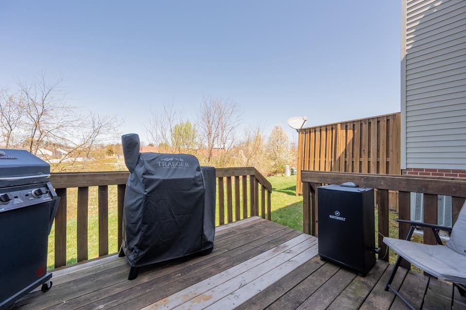 325 Oaktree Boulevard, photo 29 of 35
