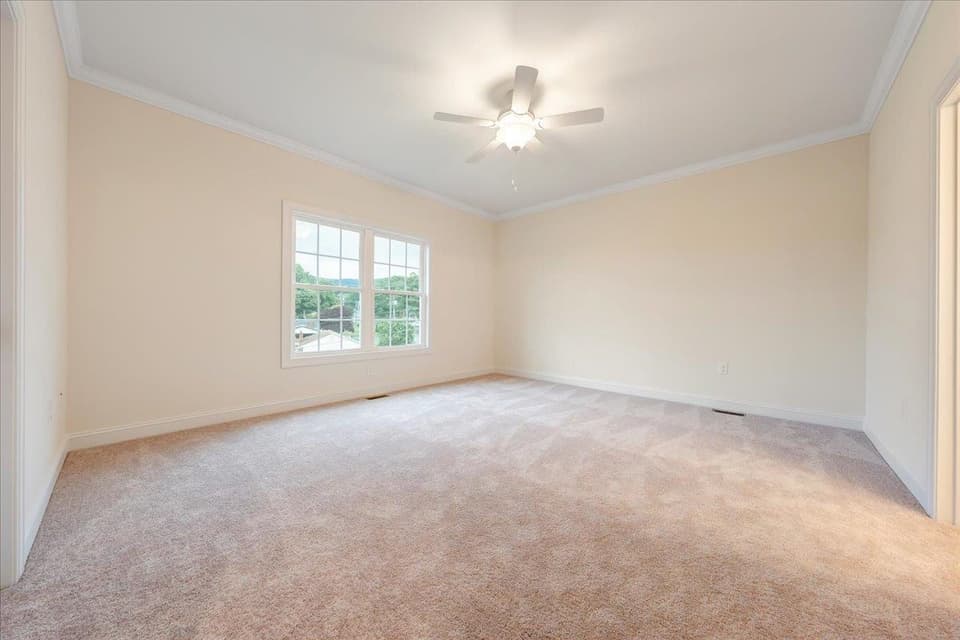 950 Holland Loop, photo 35 of 40