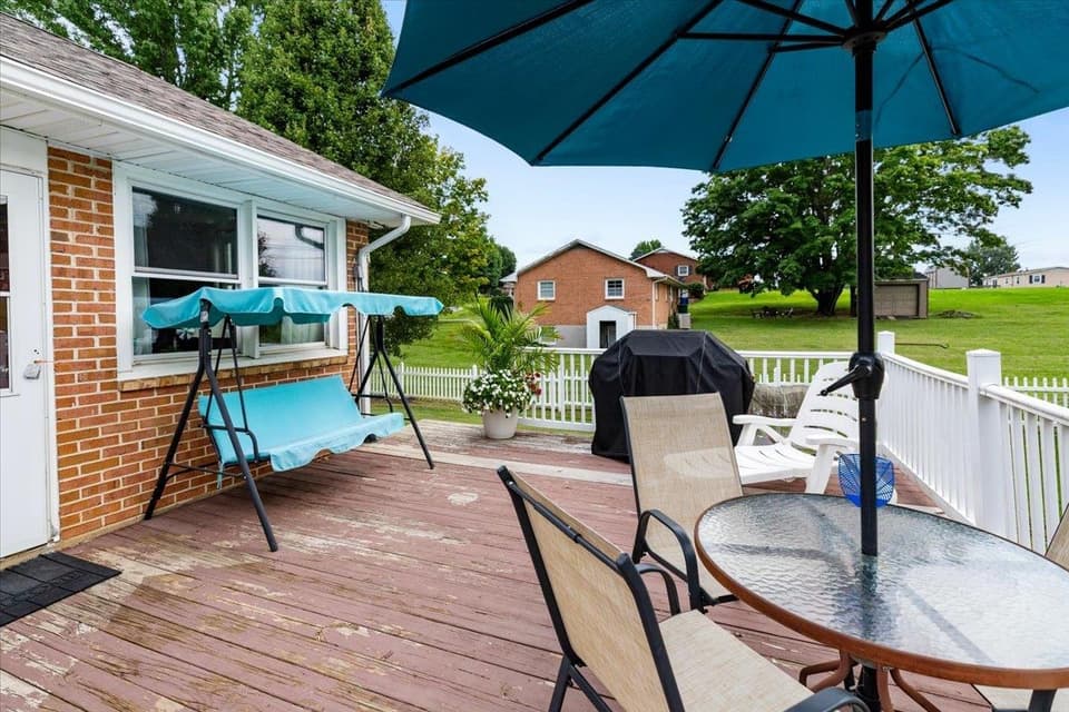 115 Gum Drive, photo 13 of 40