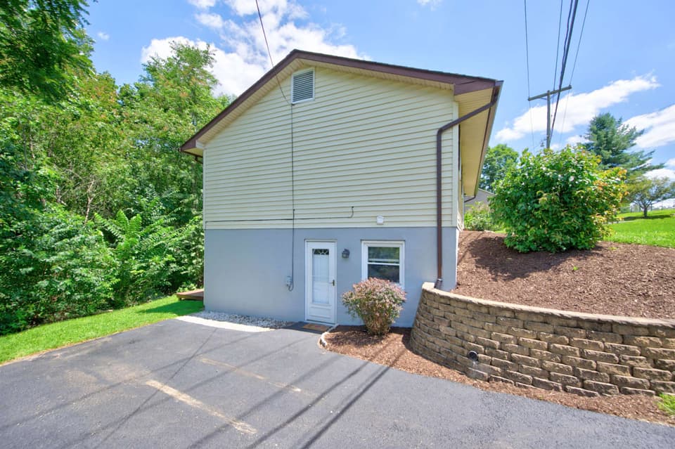 1548 Gallimore Street, photo 5 of 40