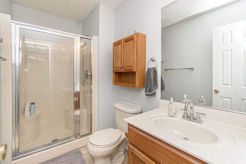 595 Tarrytown Road, photo 25 of 33