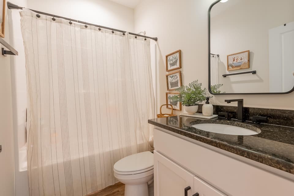 1350 Flint Drive, photo 13 of 40