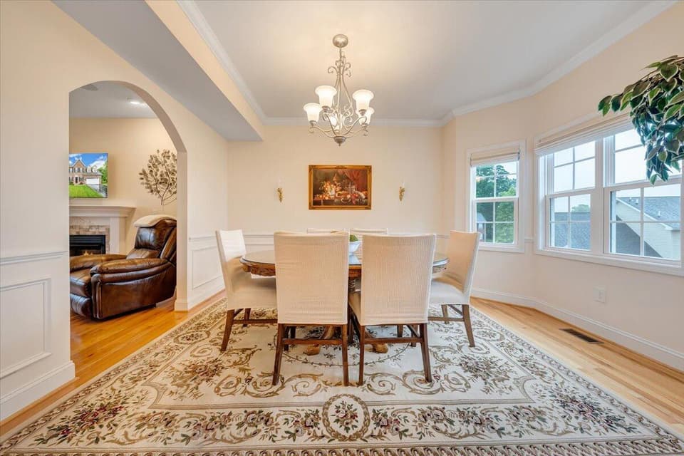 1585 Diana Drive, photo 10 of 38