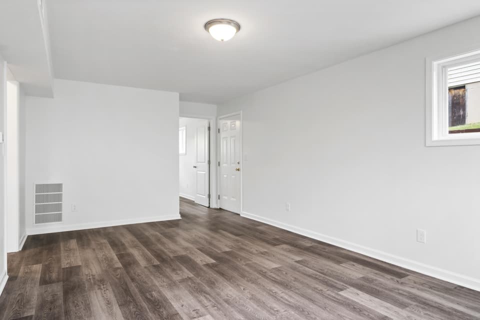 130 East Street, photo 29 of 36
