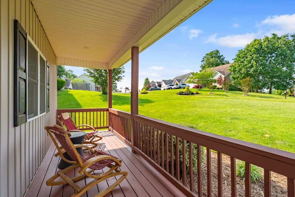 1136 Crosscreek Drive, photo 7 of 40