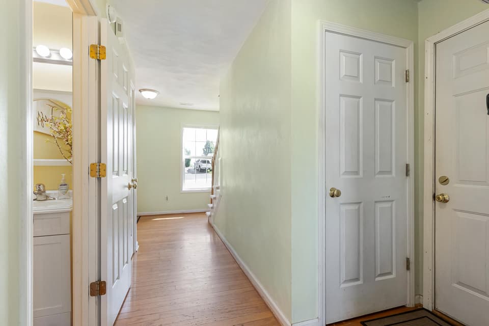 210 Berkshire Drive, photo 21 of 40