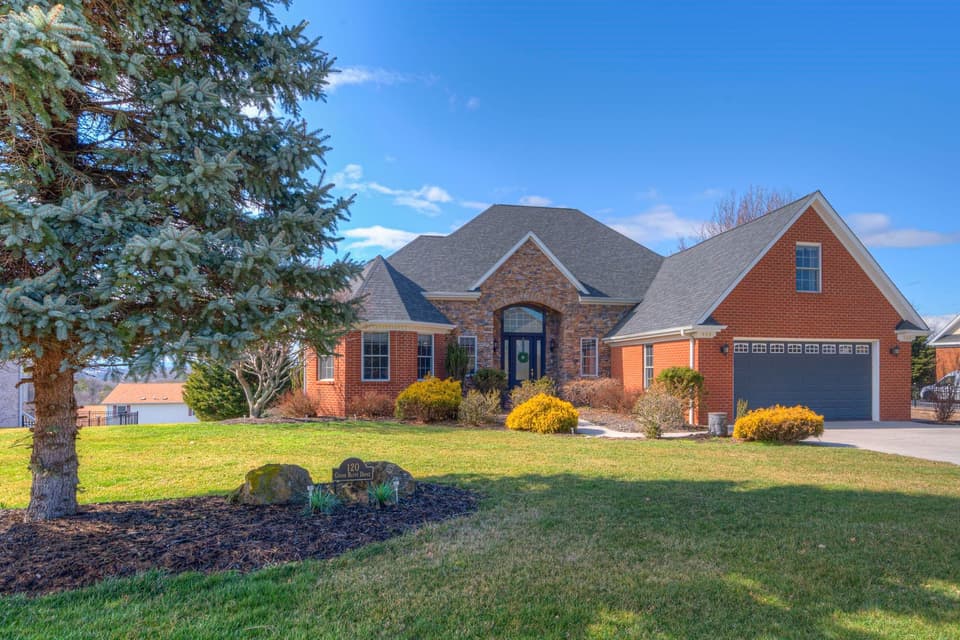 120 Cedar Bluff Drive, photo 2 of 40