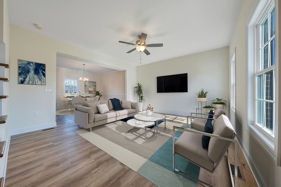 1560 Kensington Way, photo 2 of 32