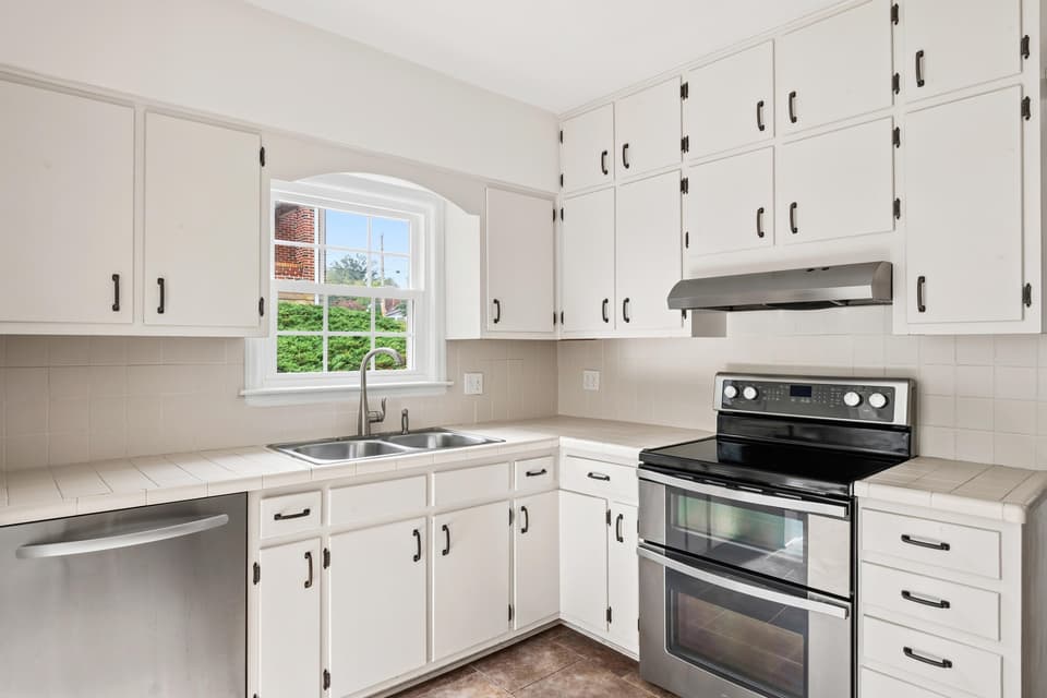 660 W Main Street, photo 30 of 40