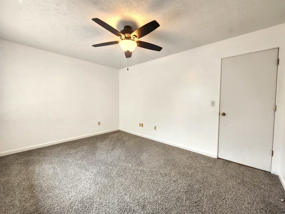 2594 Townhouse Street, photo 15 of 17