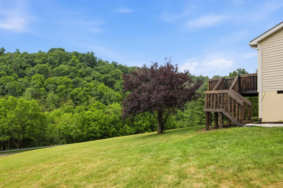 479 Smith Creek Road, photo 4 of 40