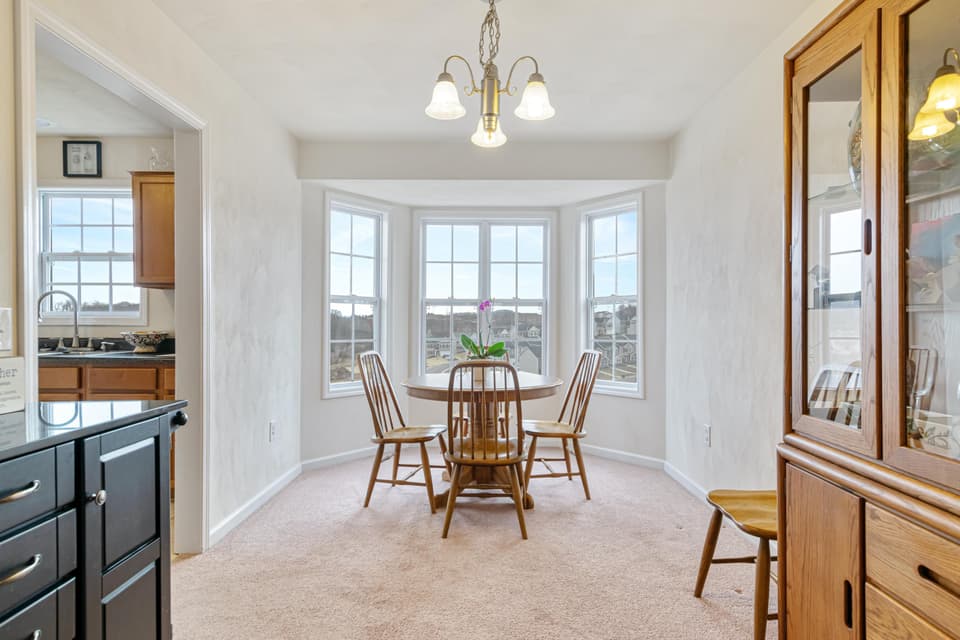 535 Keystone Drive, photo 9 of 40