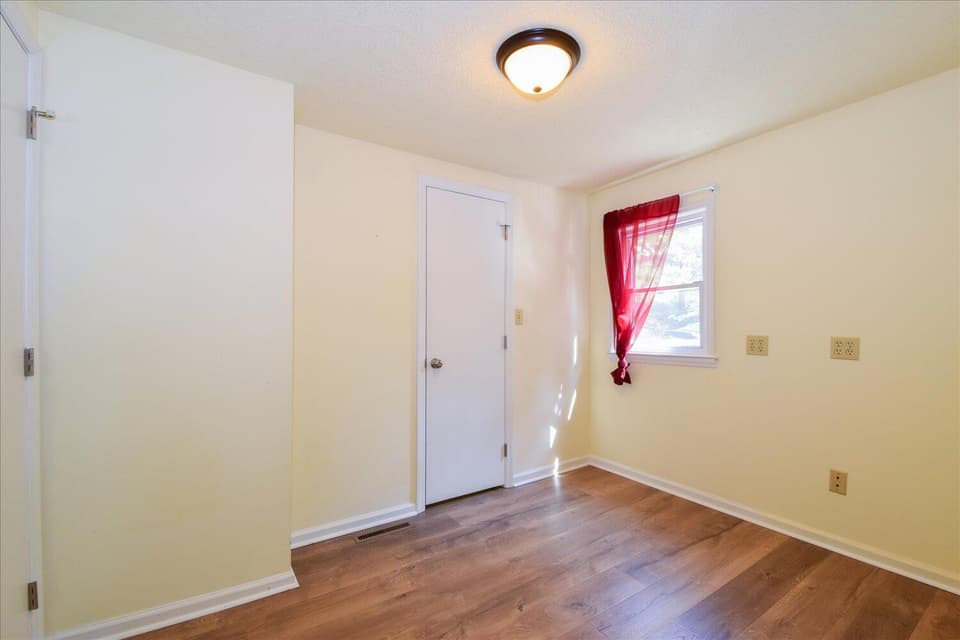 1008 Rock Road E, photo 7 of 21