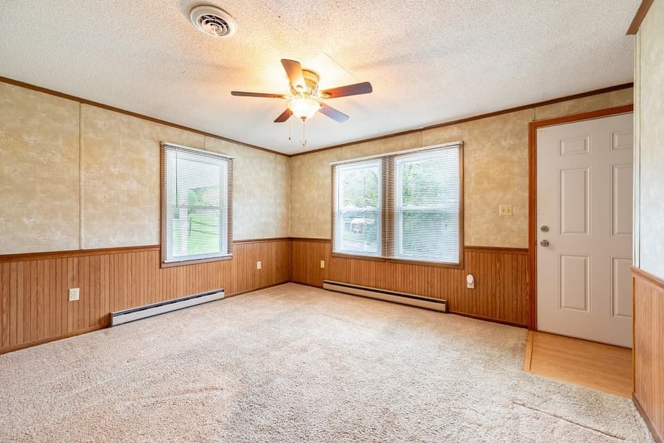 1045 Brown Street, photo 8 of 40