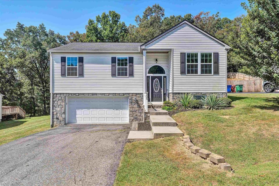 335 Robin Hood Drive, Christiansburg, VA