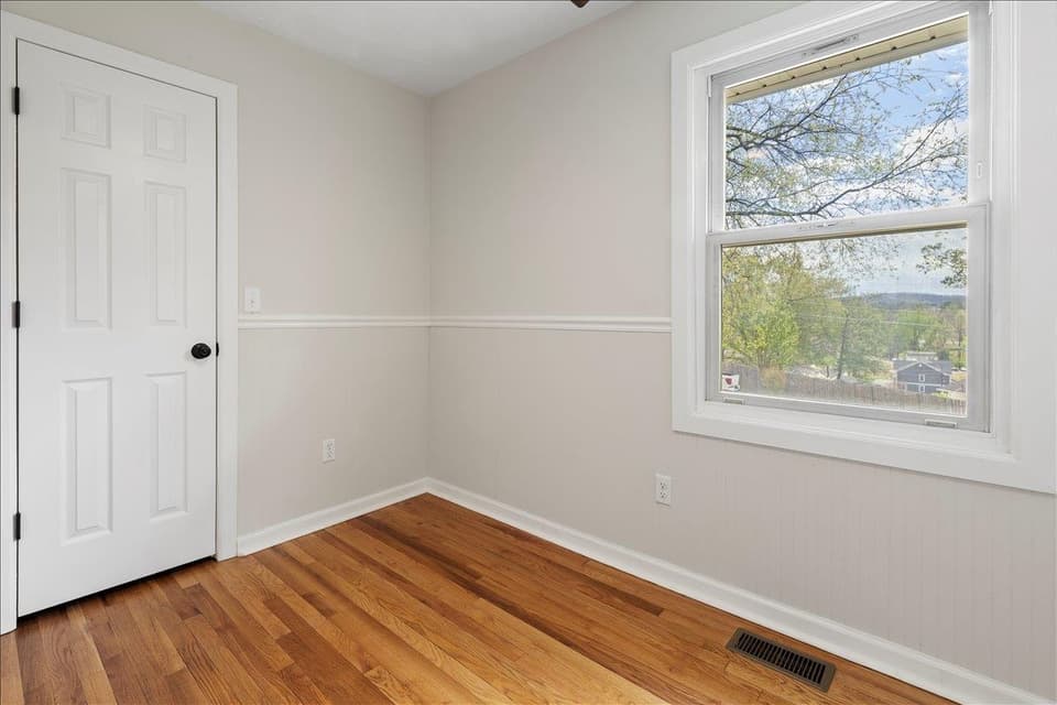 490 Sunnyside Lane NE, photo 29 of 39
