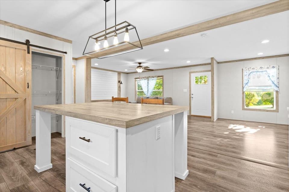 970 Ridgeway Drive, photo 12 of 34