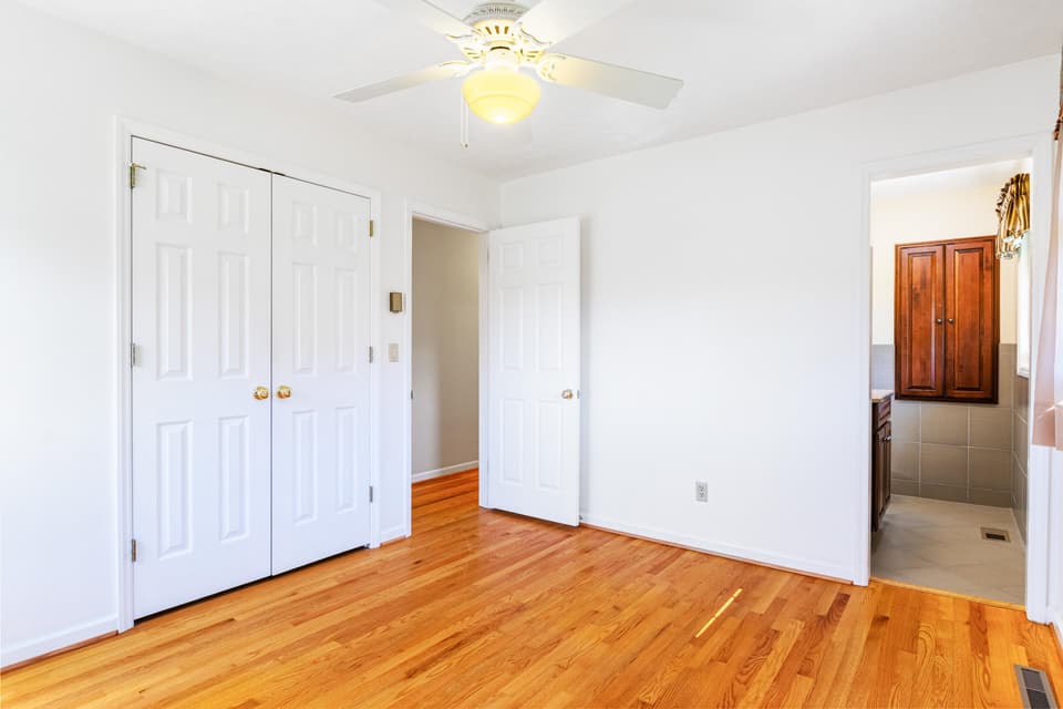 90 Overland Drive SW, photo 17 of 27