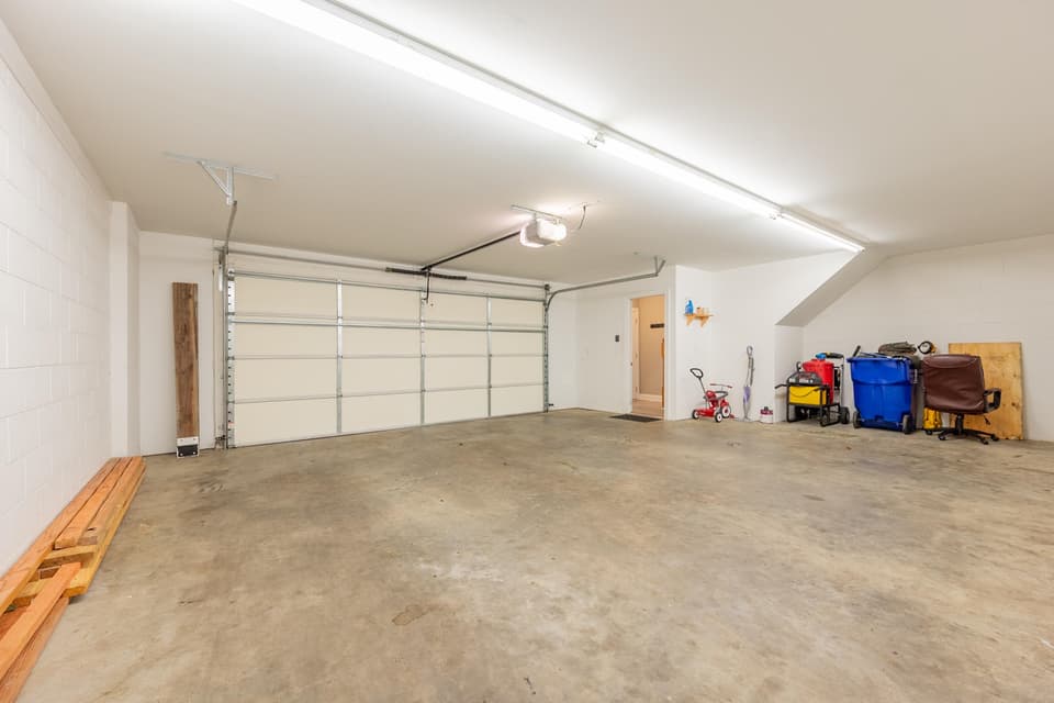 780 Oaktree Boulevard, photo 14 of 40