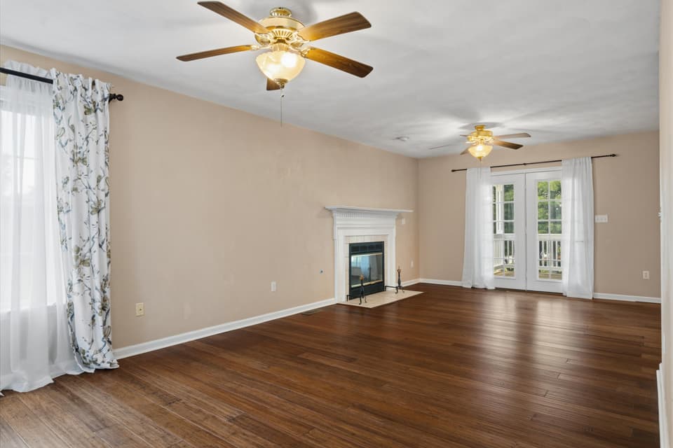 55 Sapphire Avenue, photo 12 of 40