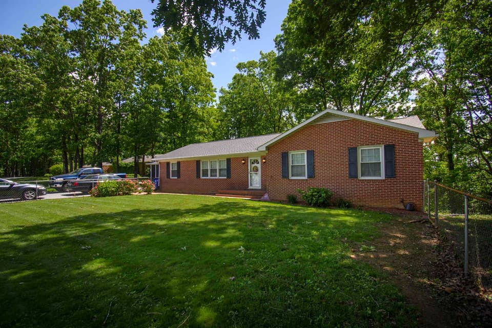 50 Mountain Top Drive, Christiansburg, photo 2