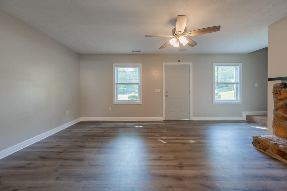 375 Warren Street, photo 6 of 40