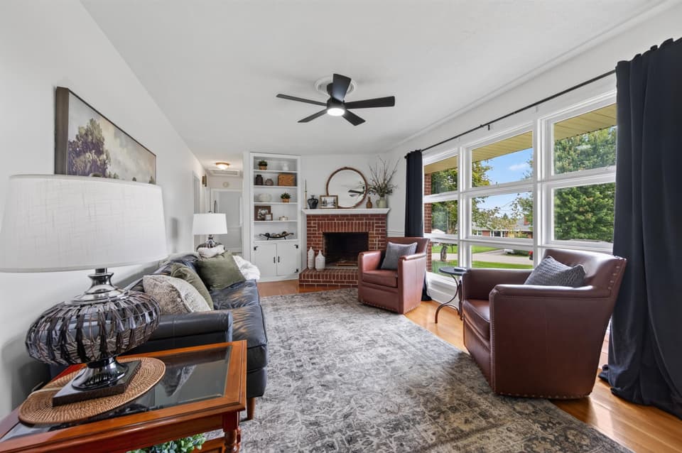 107 Roseland Drive, photo 8 of 40