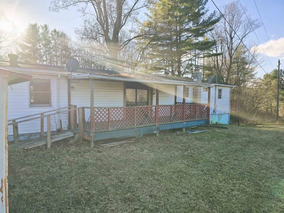 208 Easy Street, photo 9 of 39
