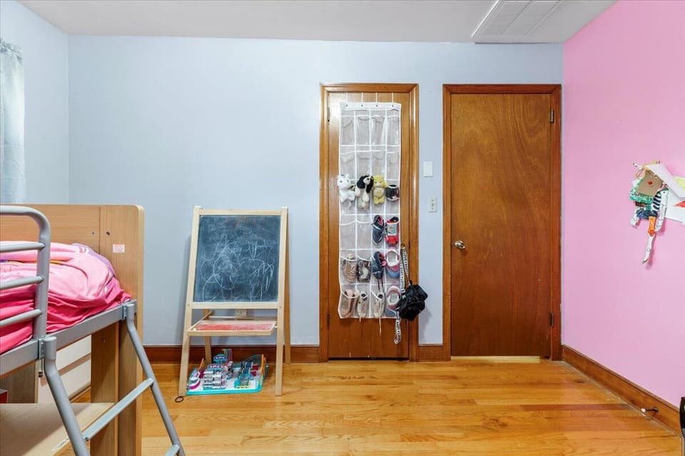 135 Griggs Street, photo 17 of 36