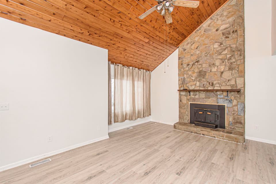 1265 Flint Drive, photo 5 of 35