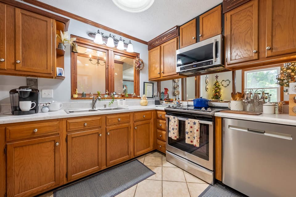 1160 Sherwood Drive, photo 27 of 40