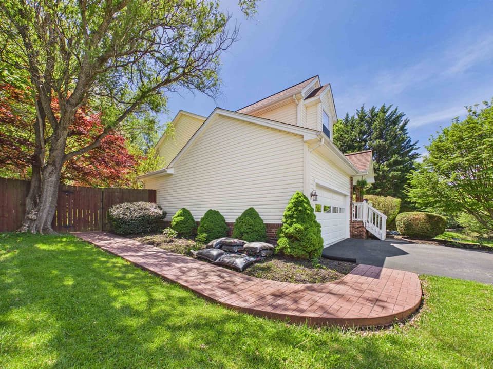 1525 Sleepy Hollow Road, photo 14 of 40