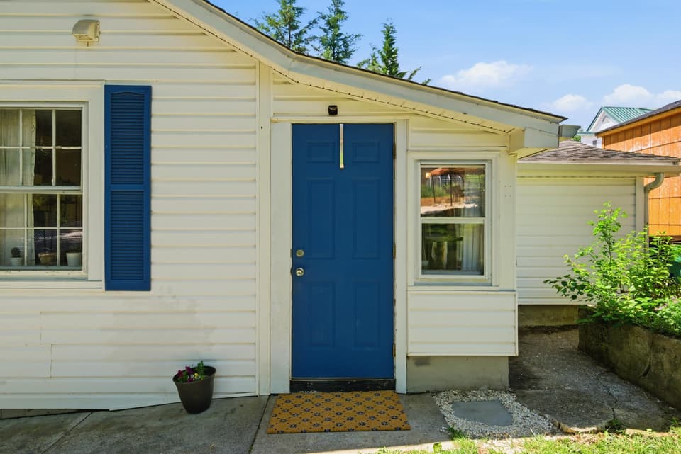 220 Mitchell Street, photo 5 of 30