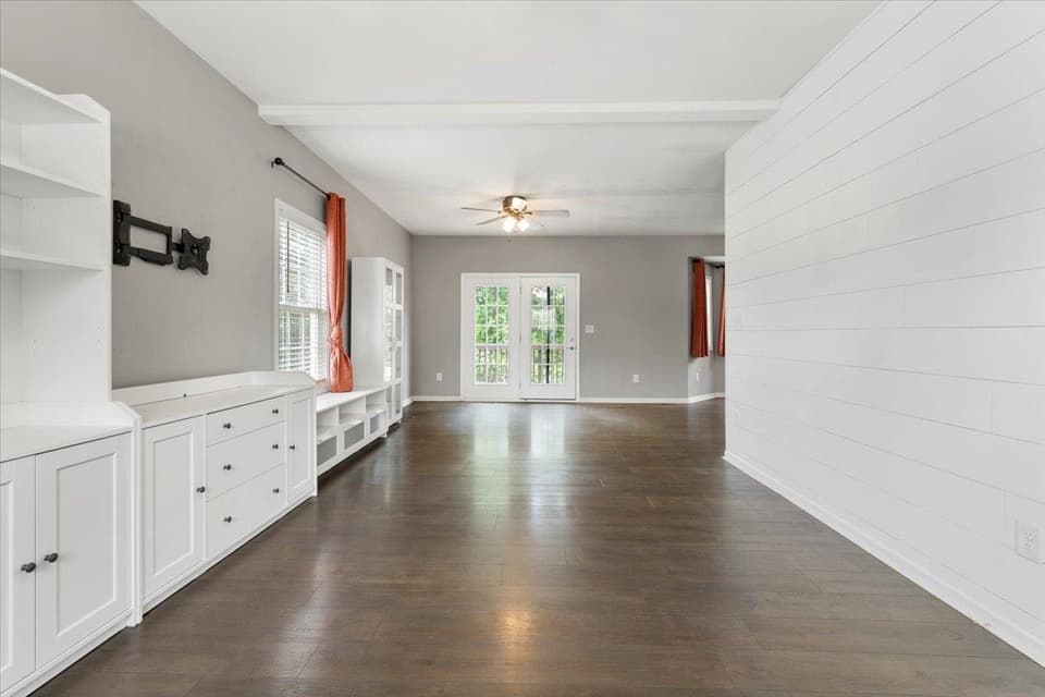 954 Brooklyn Avenue, photo 12 of 40