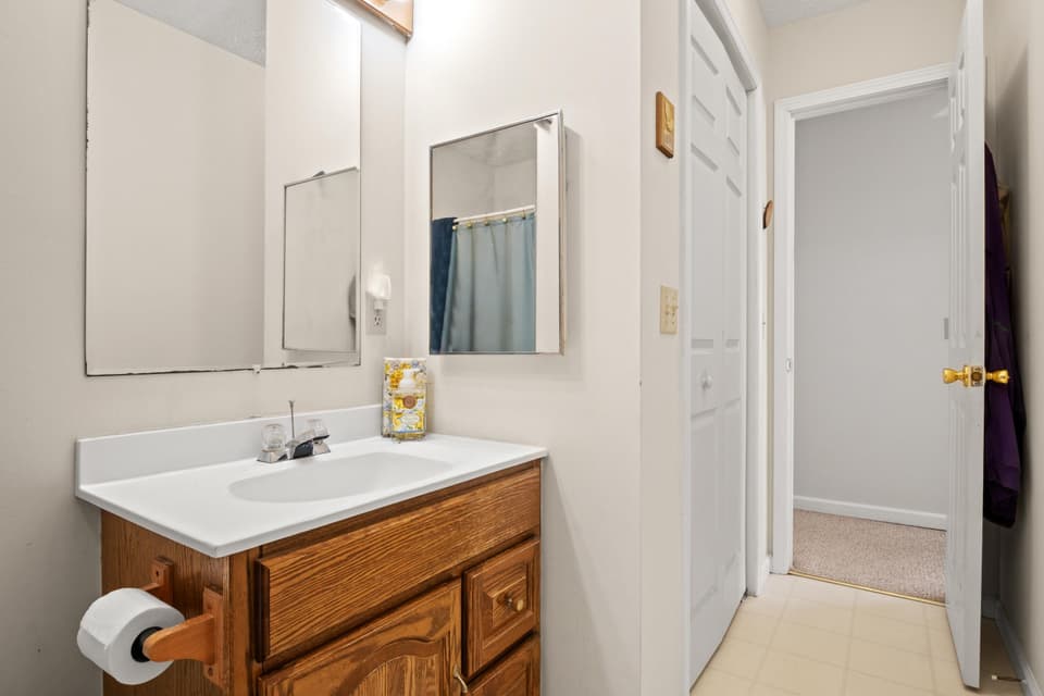 700 Warren Court, photo 27 of 40