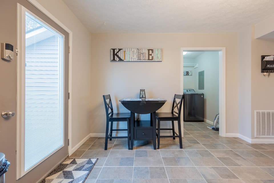 315 Cherokee Drive Unit A, photo 15 of 40