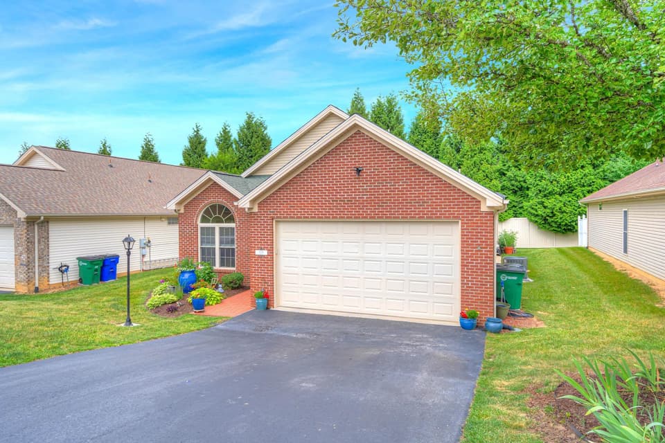 175 Melody Drive, photo 3 of 40