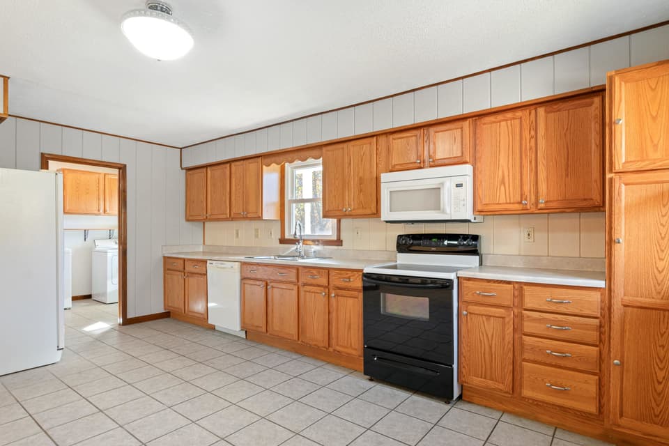 4550 Wayside Drive, photo 21 of 40