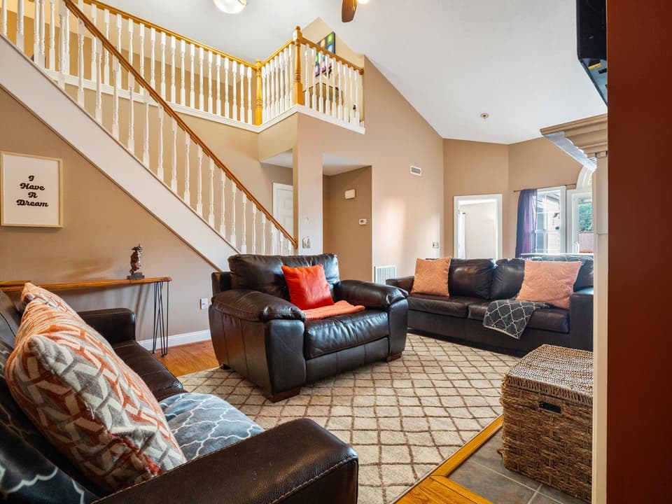 390 Gold Leaf Drive, photo 13 of 40