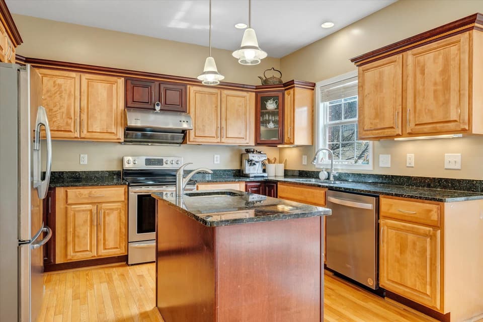 2065 Lake Vista Drive, photo 17 of 40
