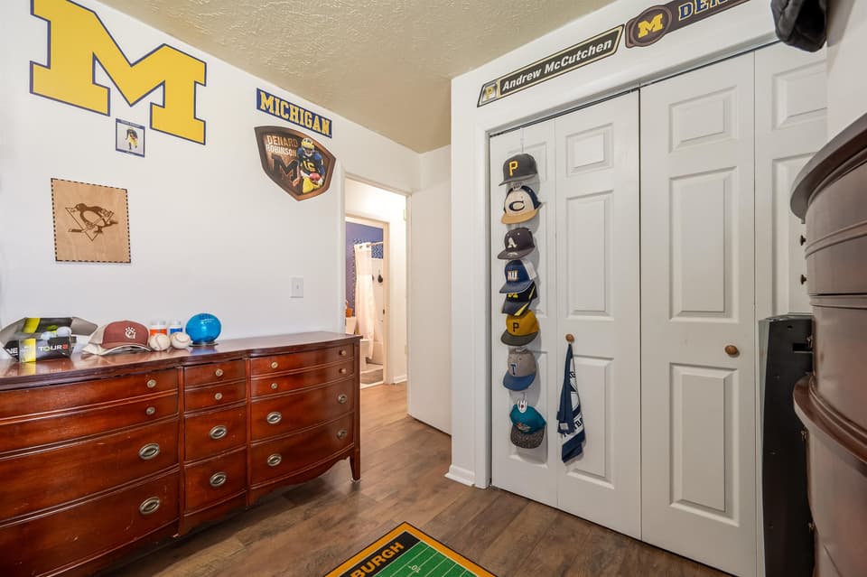 1380 Dow Street, photo 21 of 40