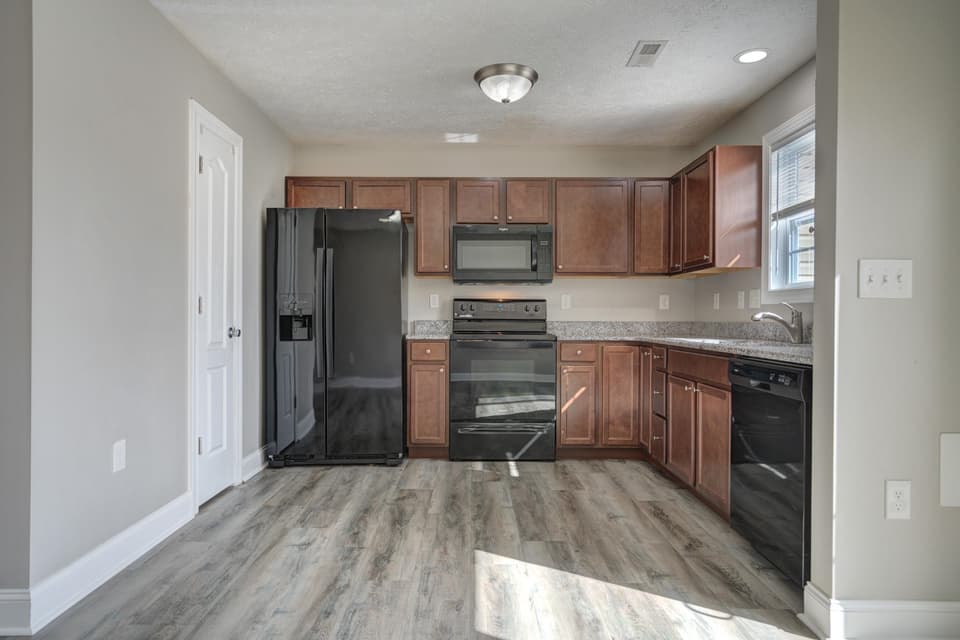 410 Twisted Oak Drive NW, photo 7 of 25