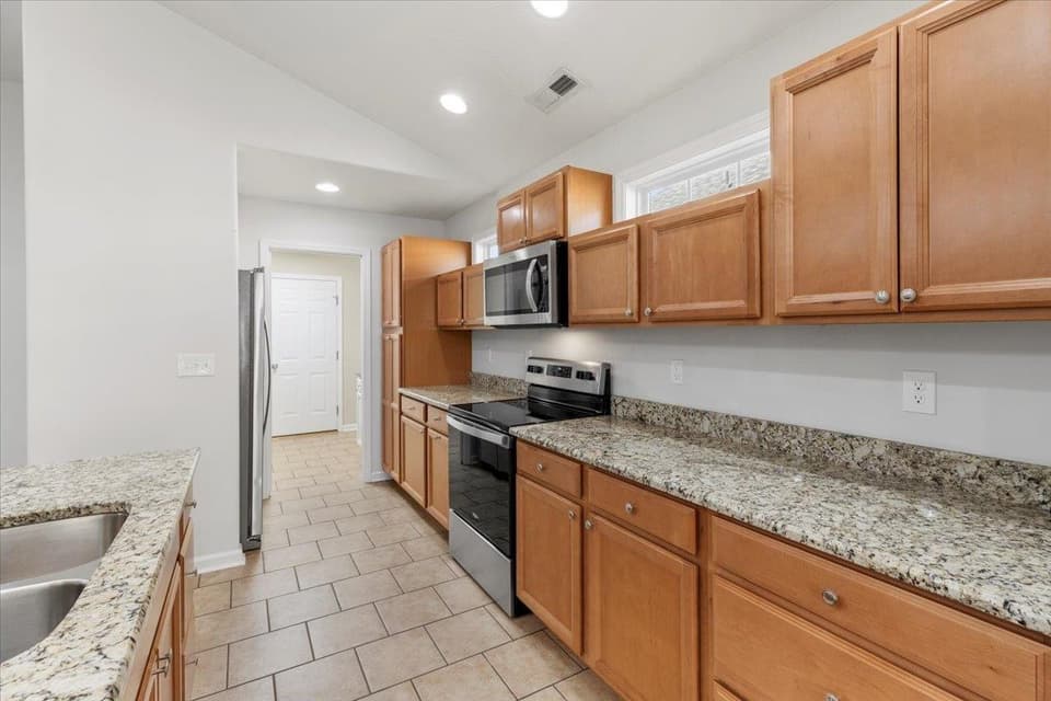 2045 Giles Drive SE, photo 20 of 40