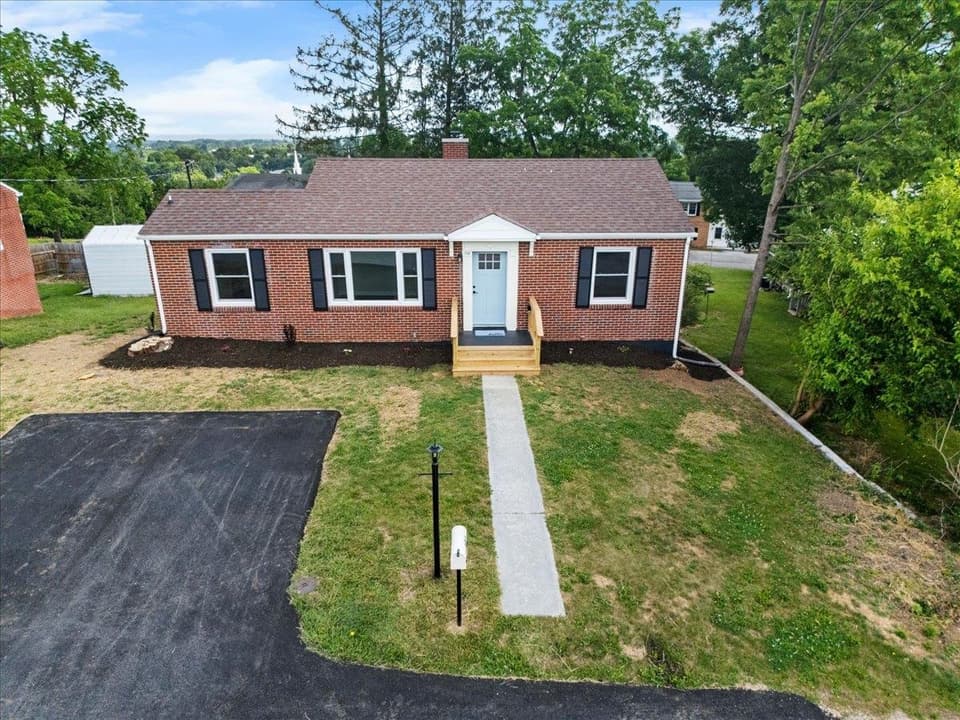 103 Longview Drive SW, photo 6 of 40