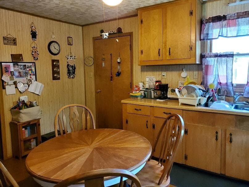 955 Logenberry Ln, photo 8 of 14