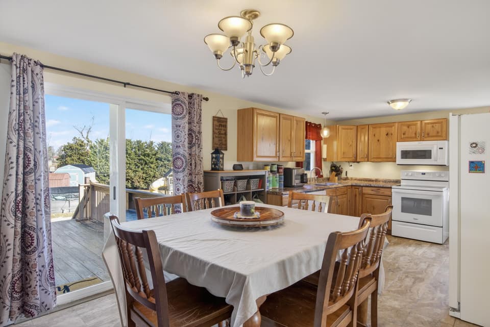 670 Lawn Drive, photo 10 of 40