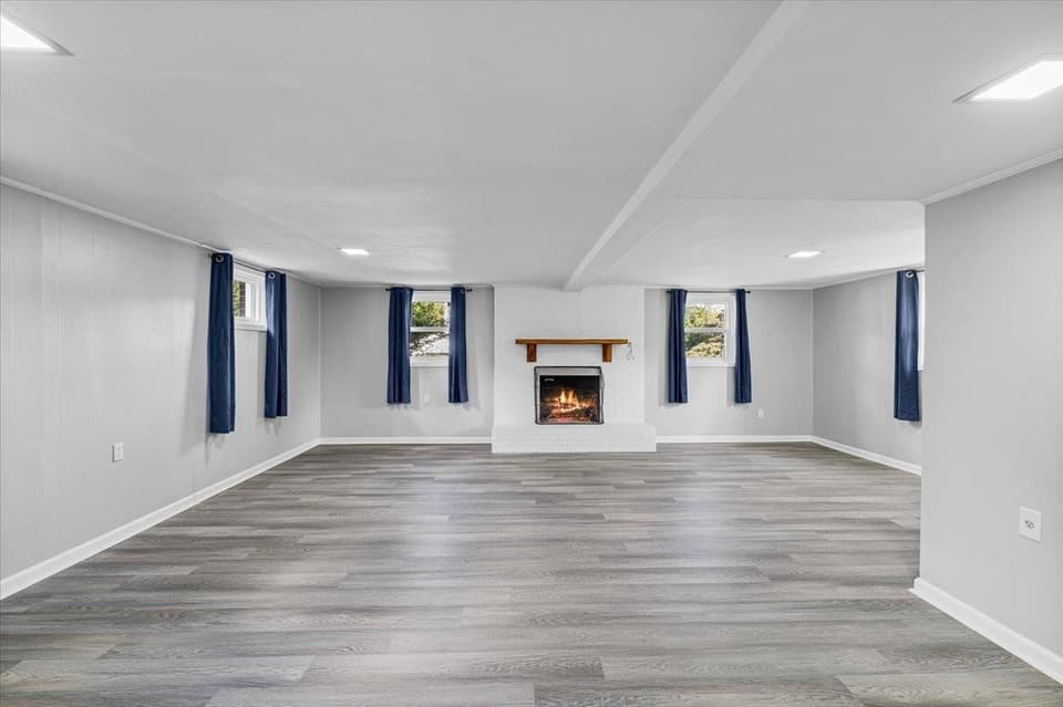130 Greenway Drive, photo 14 of 30