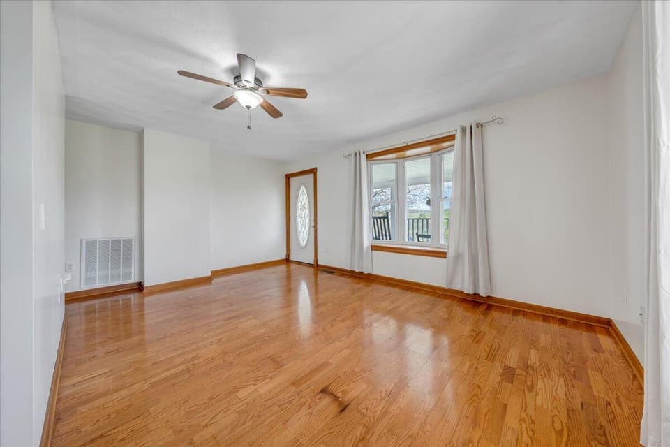 3624 Dairy Road, photo 3 of 38